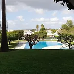 Jeannie's Oura Estrela Αλμπουφέιρα