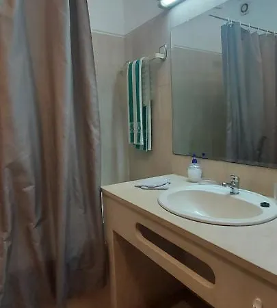 Jeannie's Oura Estrela