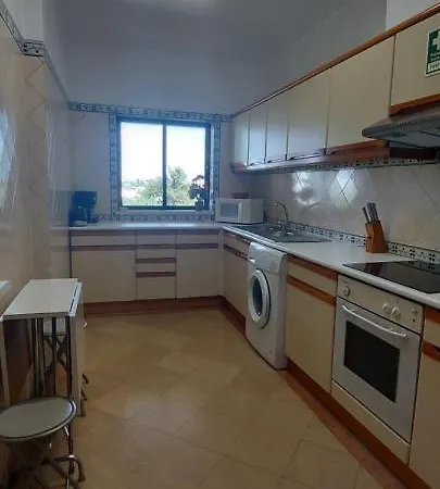 Jeannie's Oura Estrela Apartment *