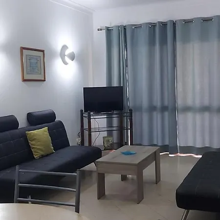 Jeannie's Oura Estrela Apartment *