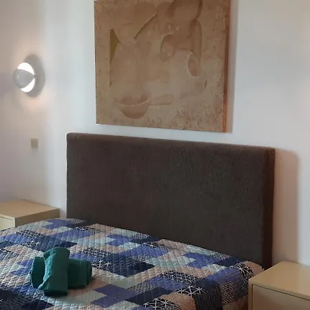 Jeannie's Oura Estrela