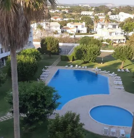 Jeannie's Oura Estrela